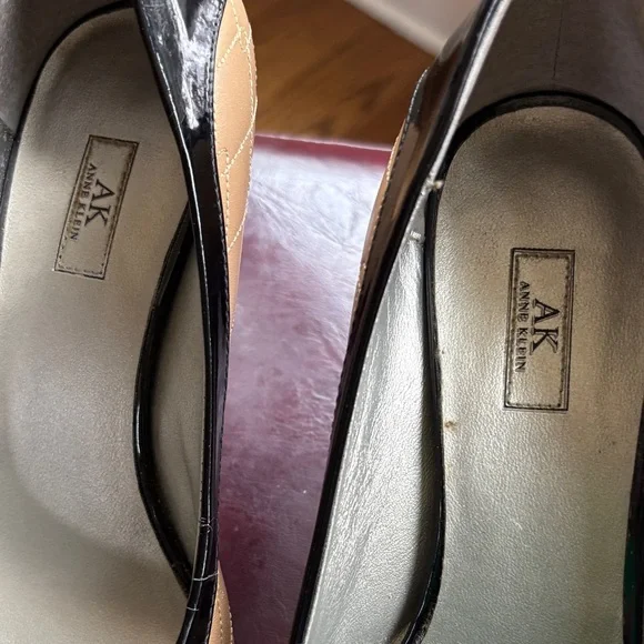 Anne Klein Black and Tan Heels - Picture 10 of 13